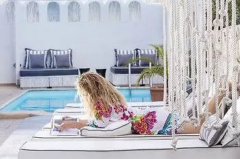 Loizos Stylish Residences