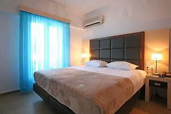 Hotel Loizos Stylish Residences 3*