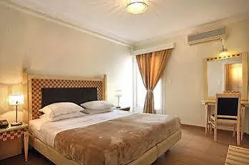 Loizos Stylish Residences 3* Fira (Santorini)