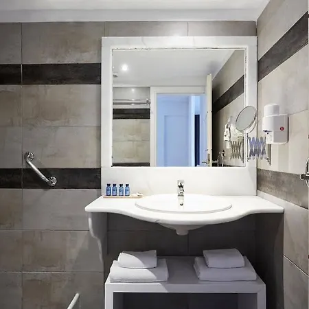 Loizos Stylish Residences Hotel 3*